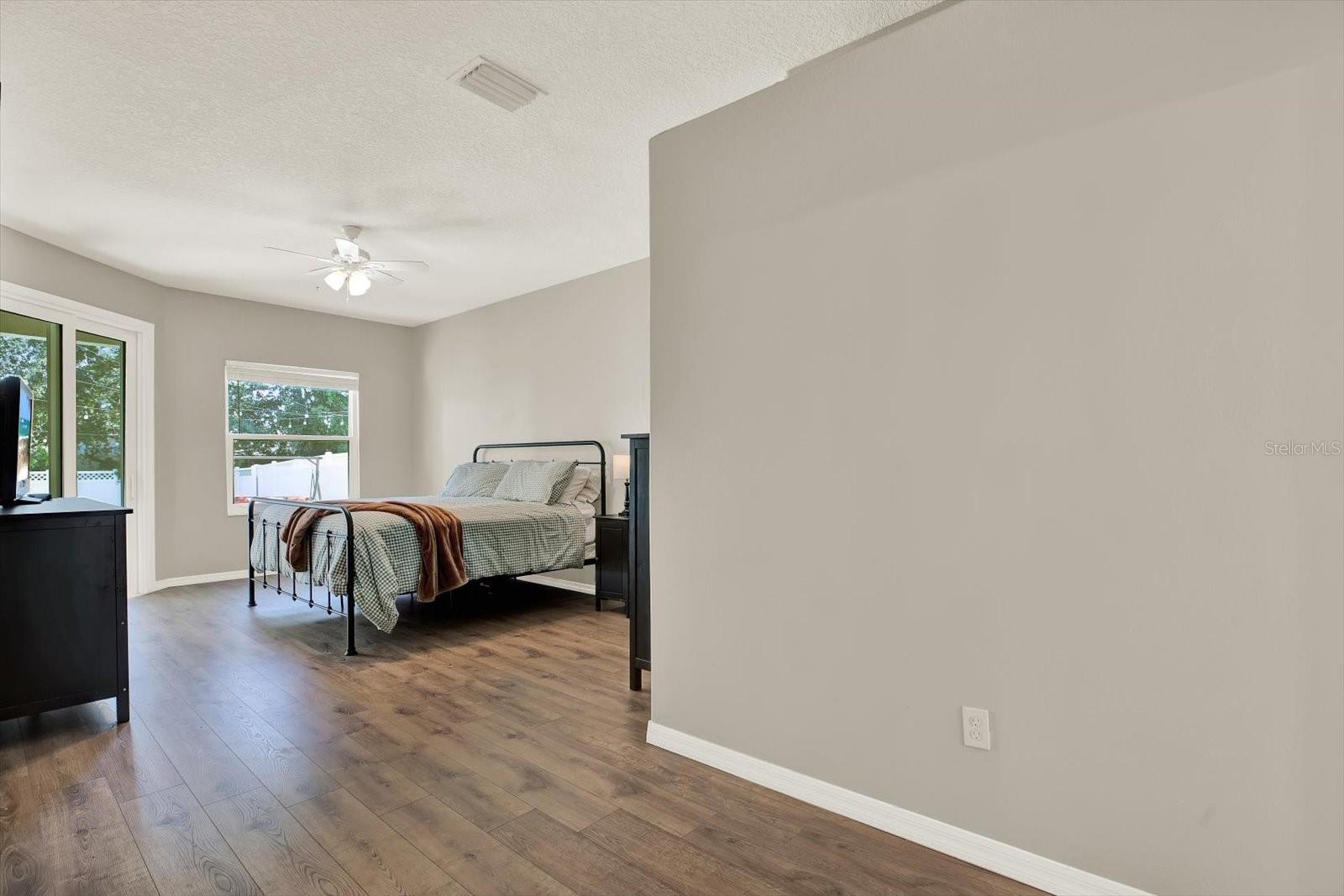 Image 23 of 50 For 20835 Lake Talia Boulevard