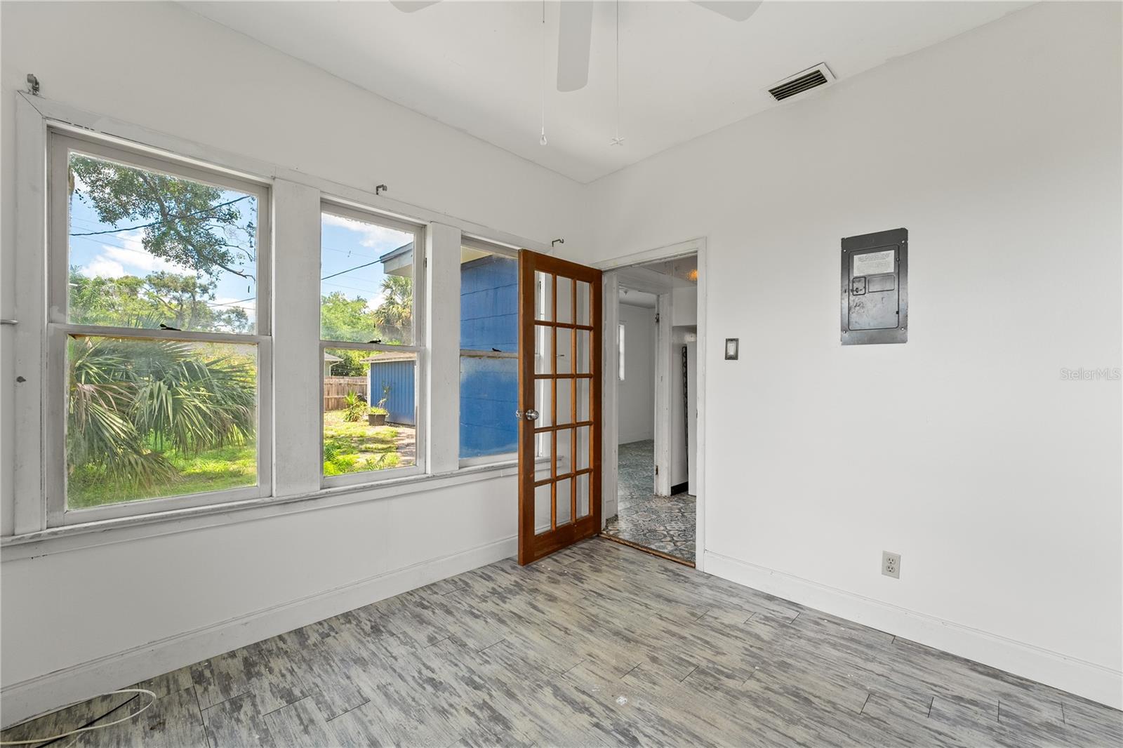 Image 15 of 30 For 217 Powhatan Avenue