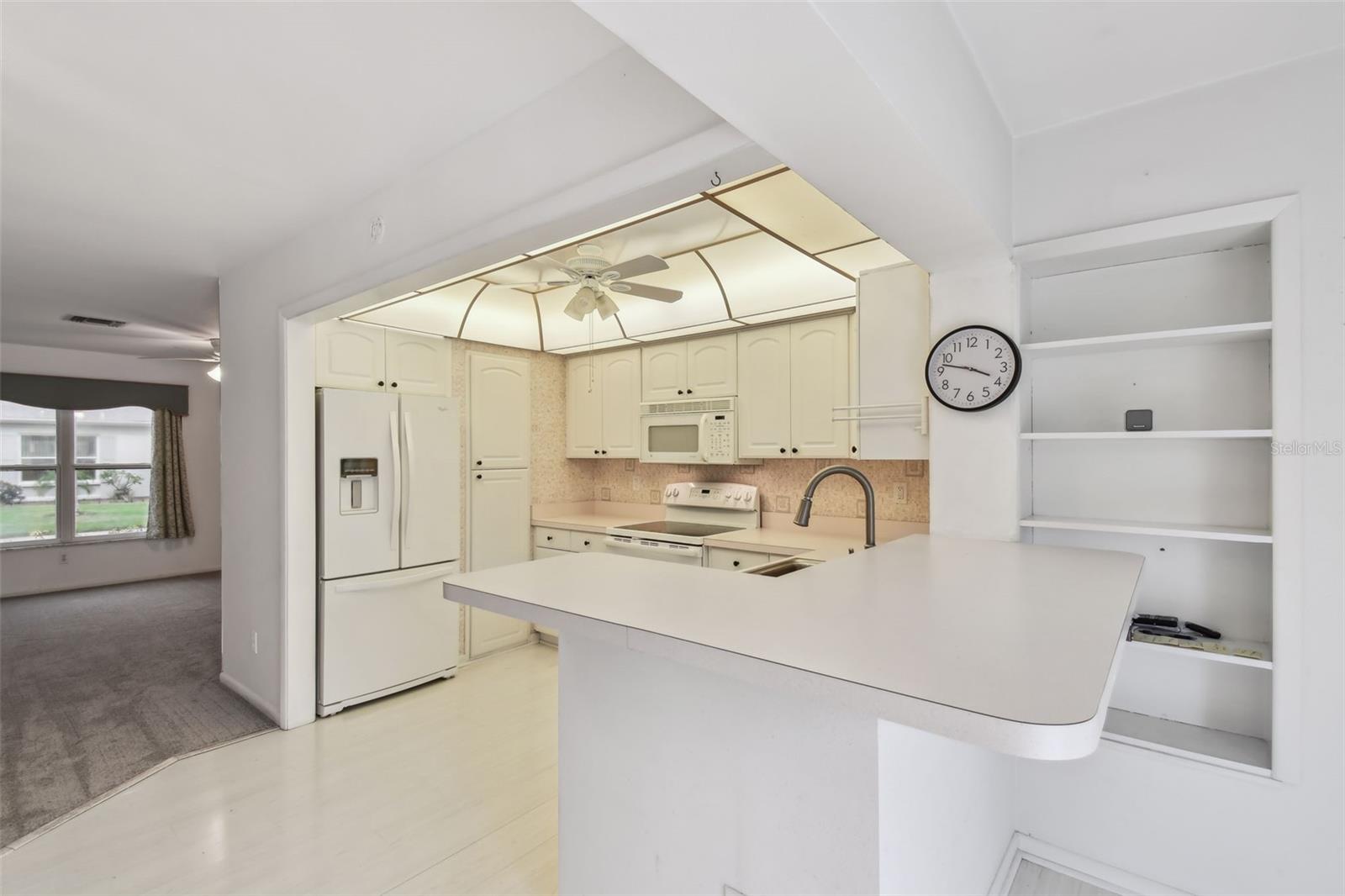 Listing photo id 8 for 8319 Annwood Road