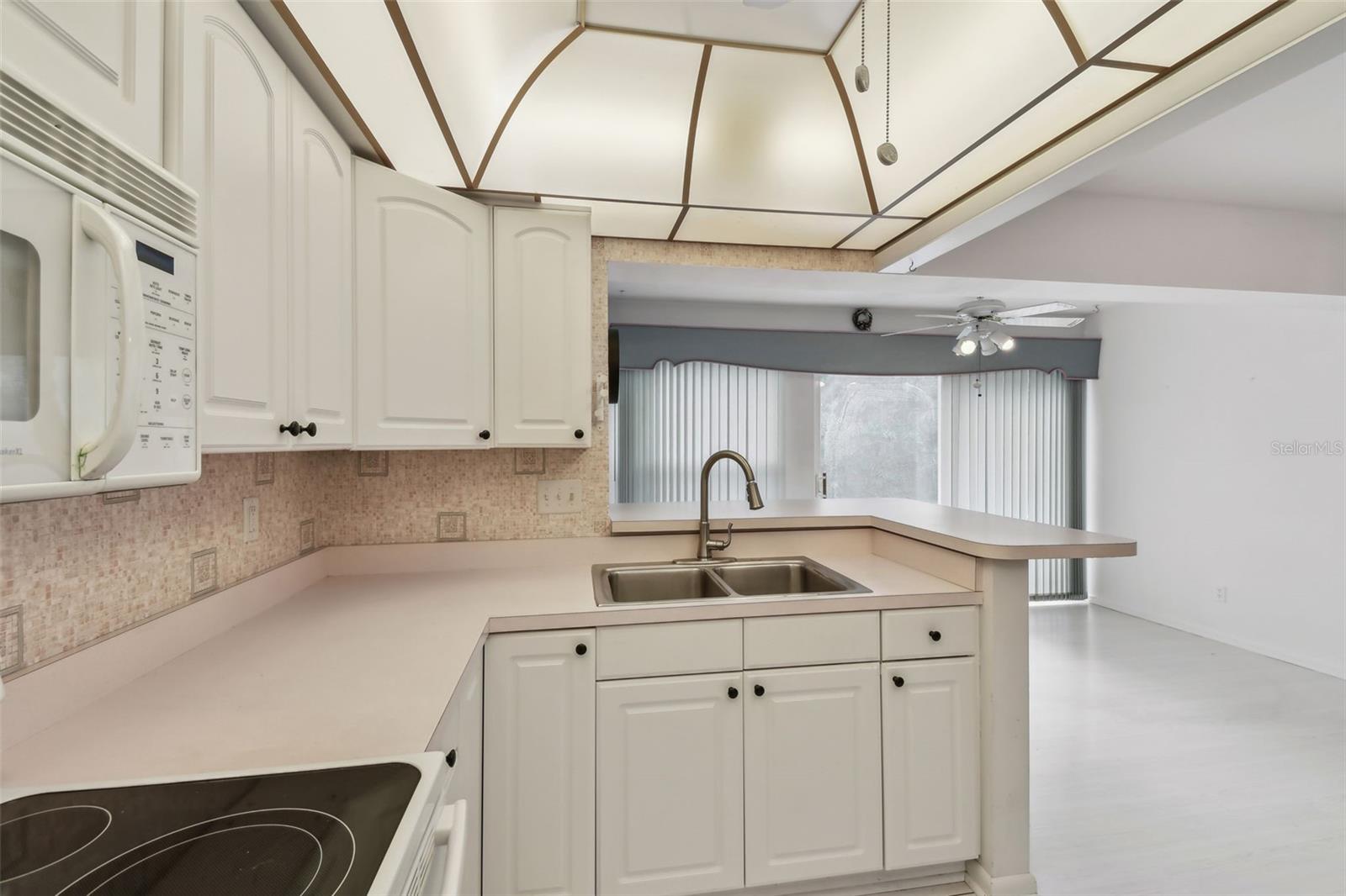 Listing photo id 9 for 8319 Annwood Road