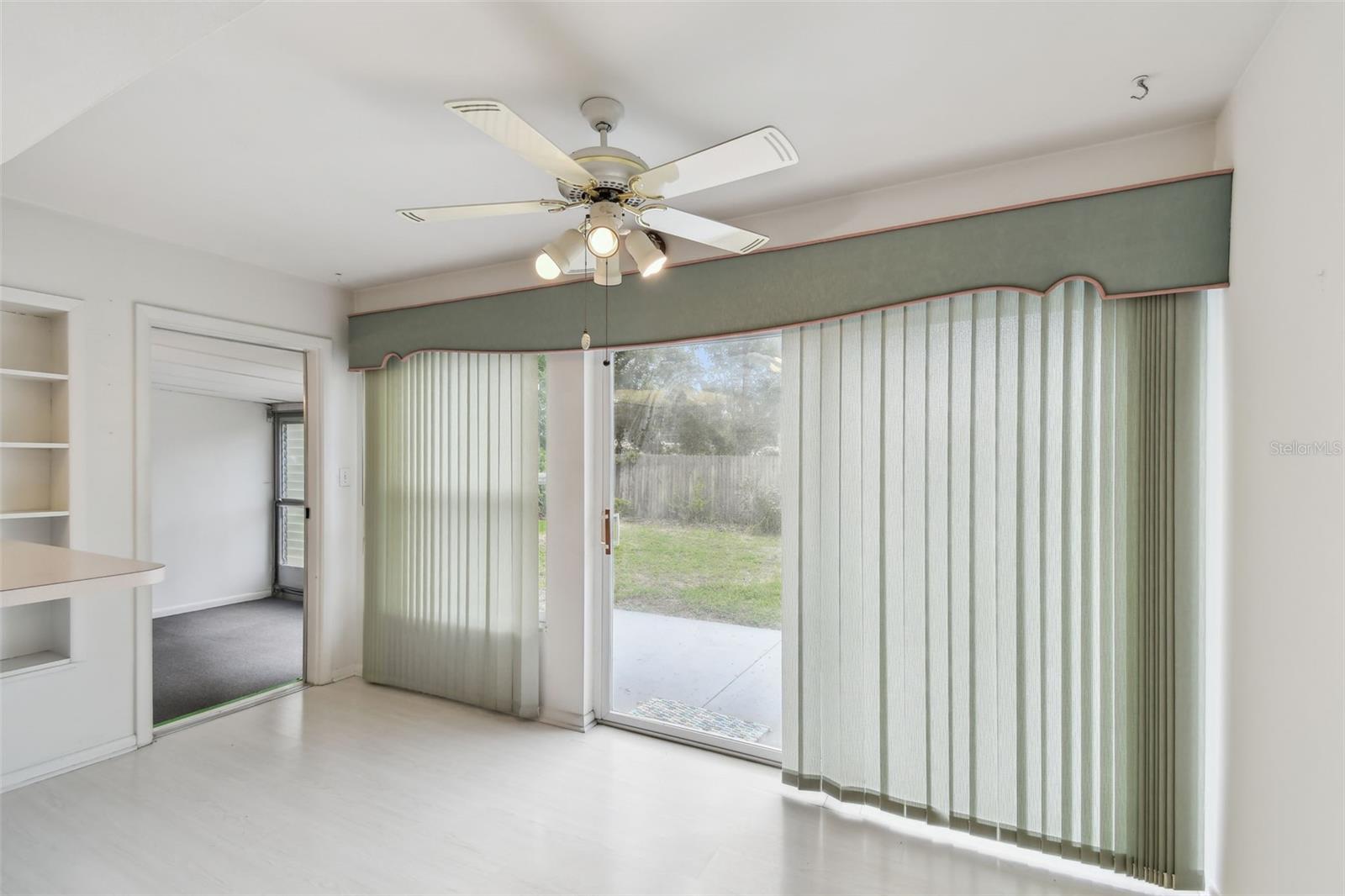 Listing photo id 12 for 8319 Annwood Road