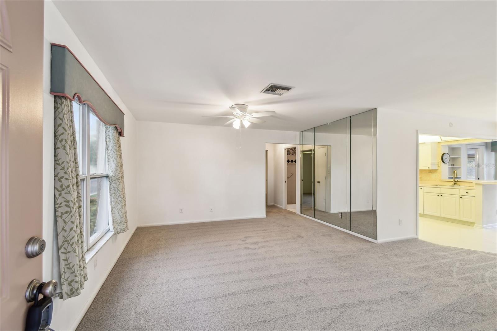 Listing photo id 0 for 8319 Annwood Road