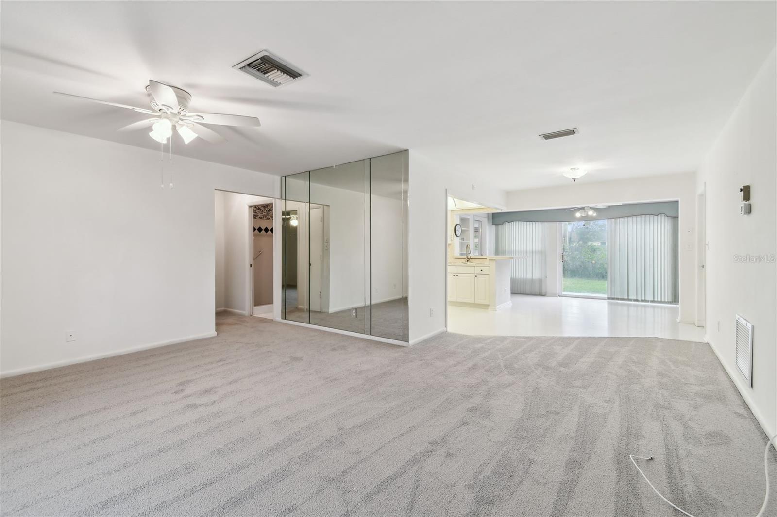 Listing photo id 1 for 8319 Annwood Road