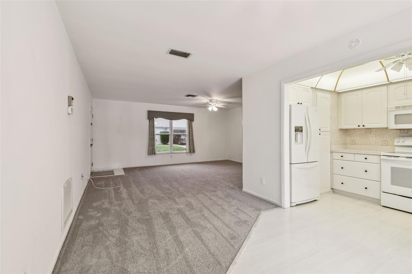 Listing photo id 4 for 8319 Annwood Road