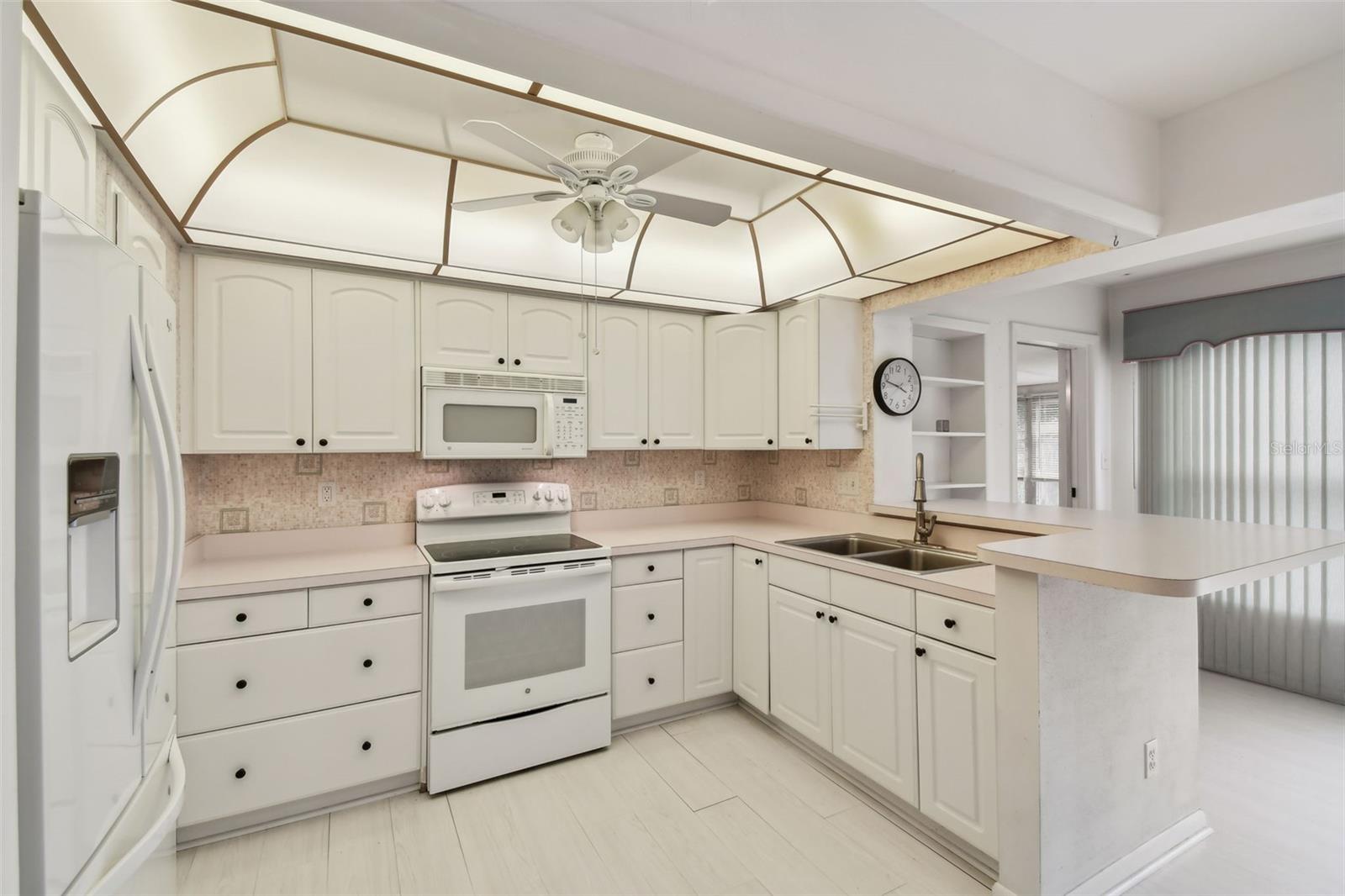 Listing photo id 7 for 8319 Annwood Road