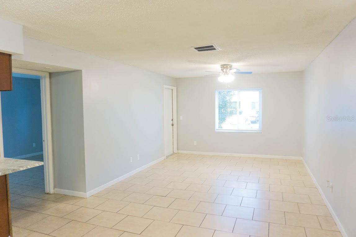 Image 4 of 34 For 220 Berry Tree Place 220
