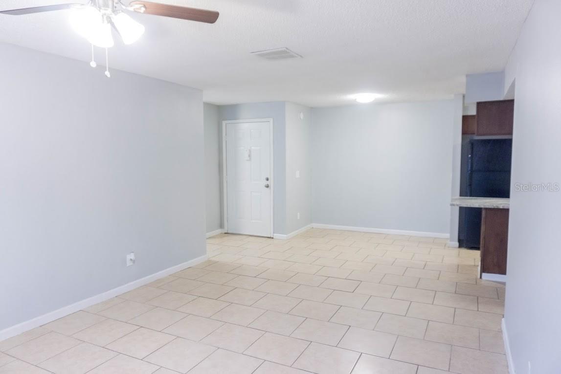 Image 8 of 34 For 220 Berry Tree Place 220