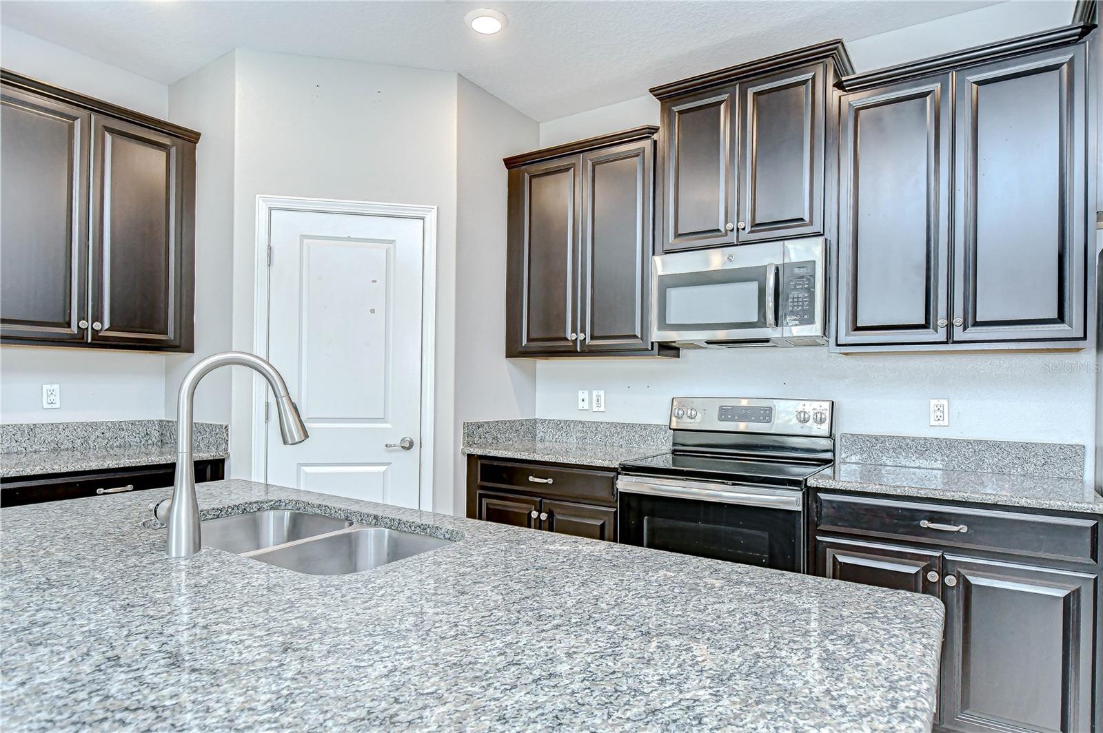 Image 6 of 67 For 11011 Little Blue Heron Drive