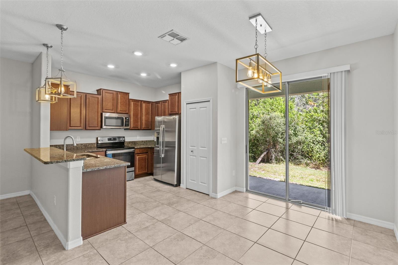 Image 5 of 40 For 9768 Pembrooke Pines Drive