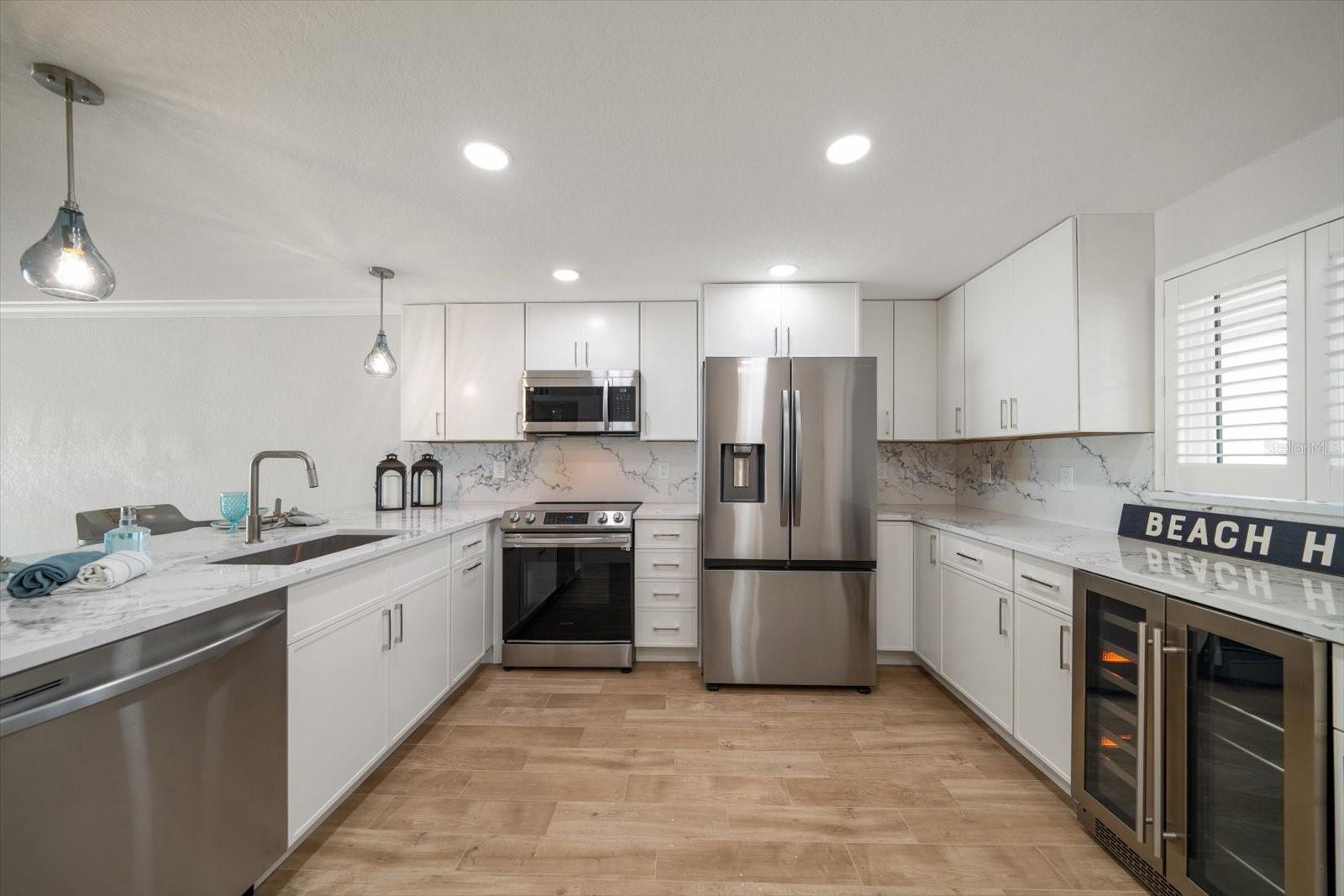 Image 10 of 45 For 825 Gulfview Boulevard 104