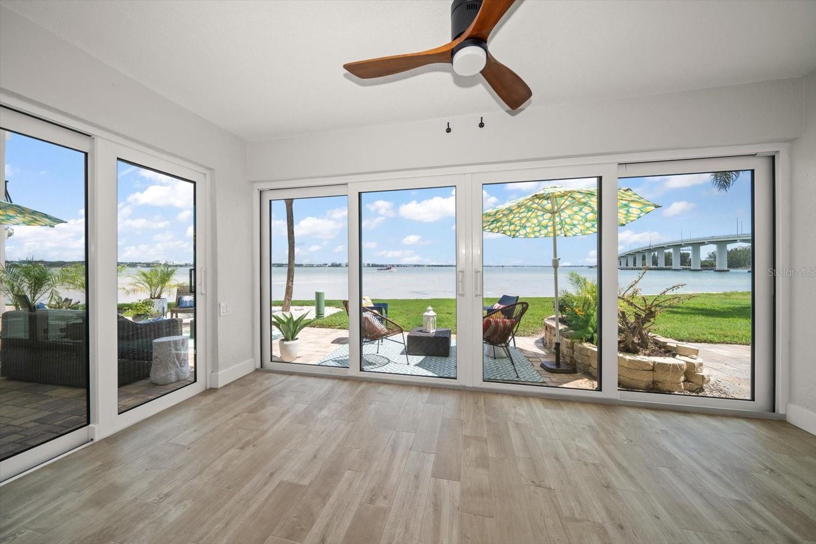 Image 27 of 45 For 825 Gulfview Boulevard 104