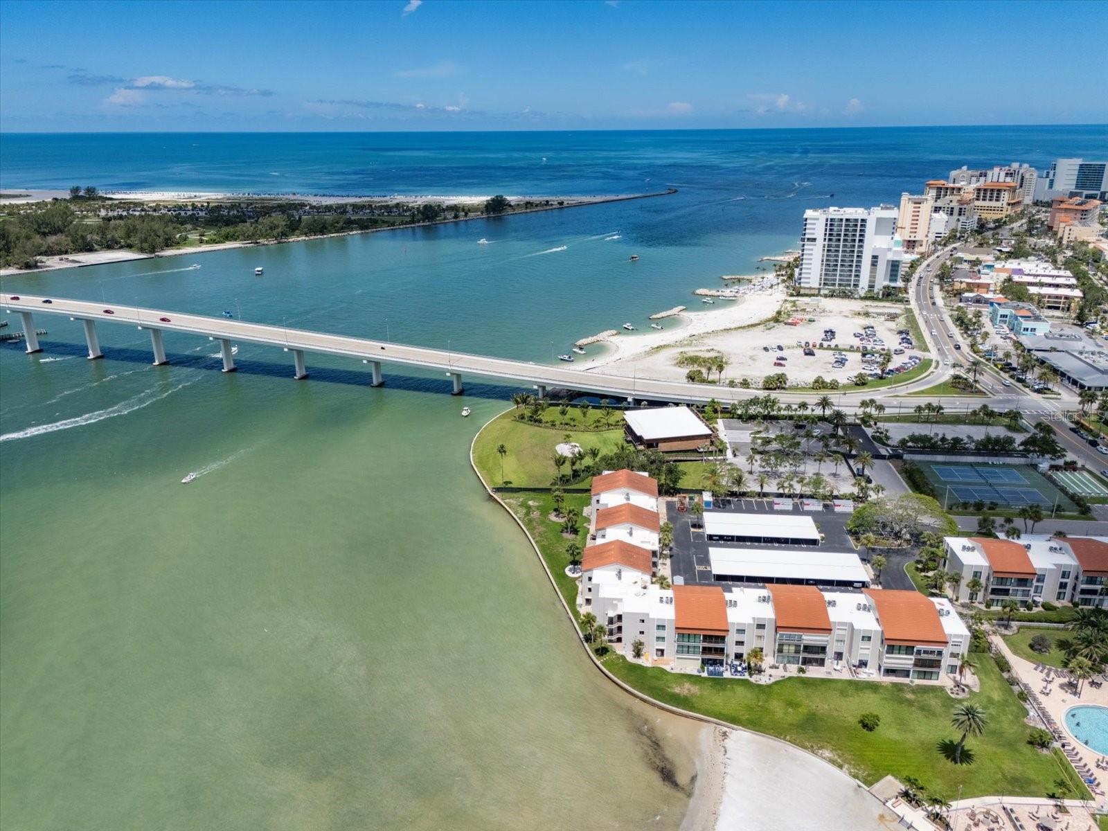 Image 36 of 45 For 825 Gulfview Boulevard 104