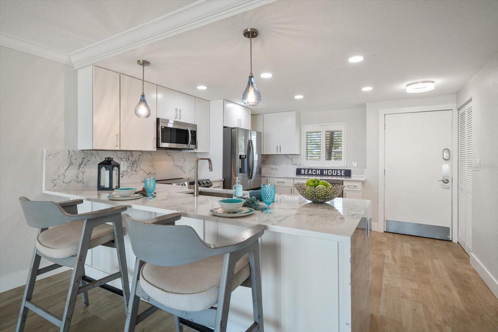 Image 9 of 45 For 825 Gulfview Boulevard 104