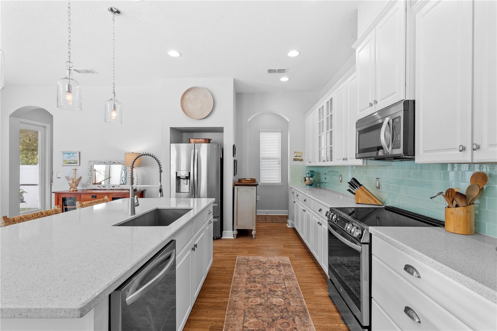 Image 12 of 73 For 7607 Desoto Street