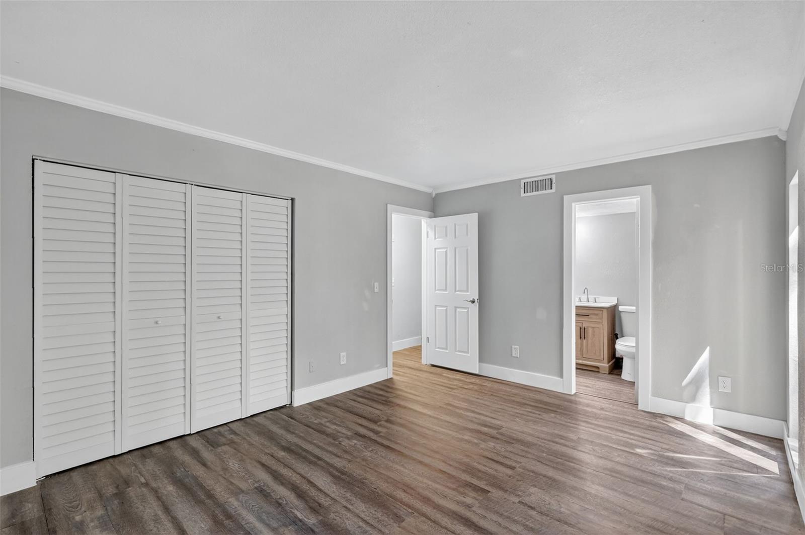 Image 21 of 36 For 16133 Ravendale Drive