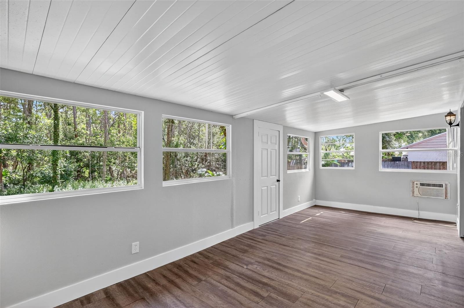 Image 26 of 36 For 16133 Ravendale Drive