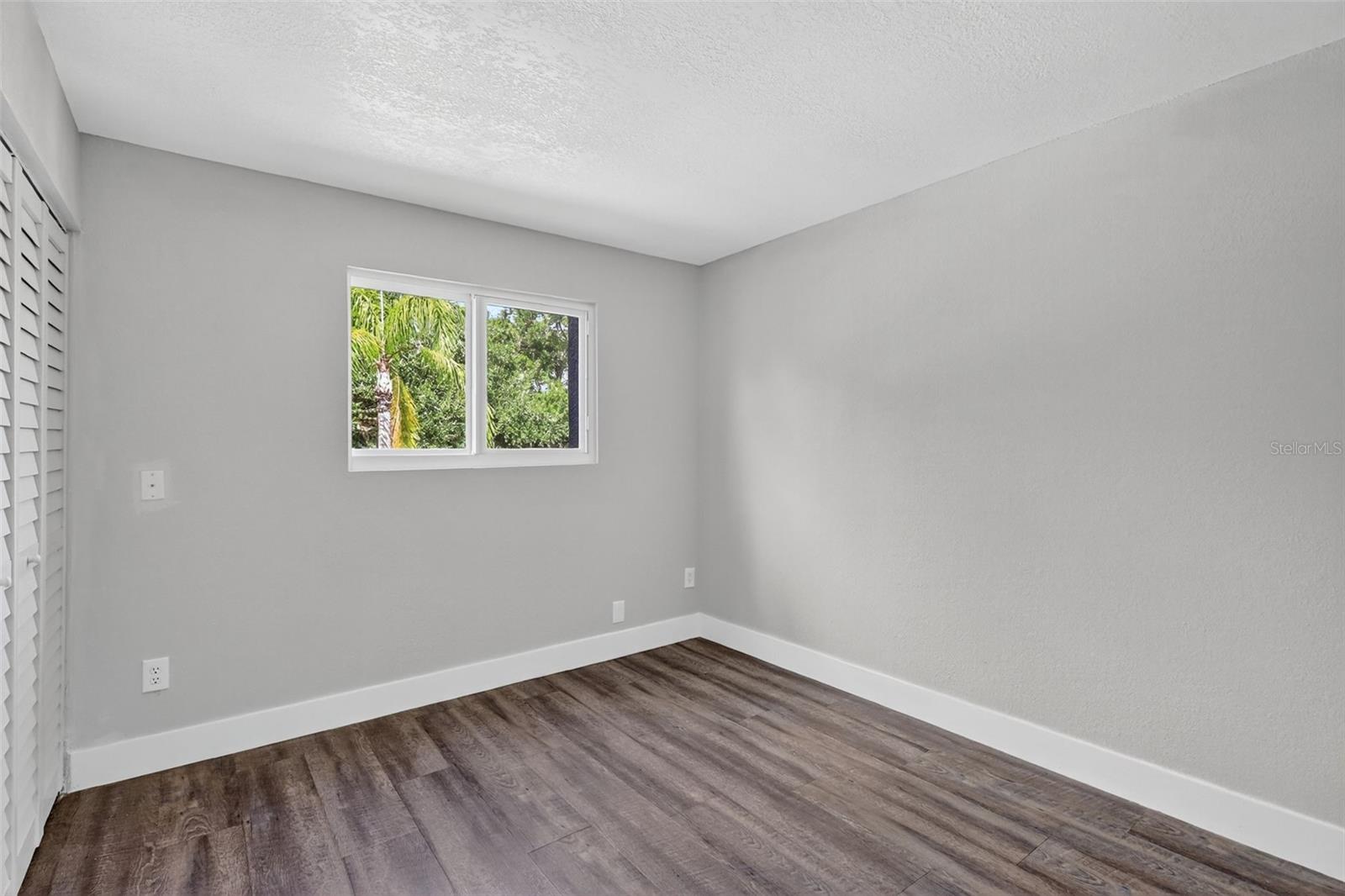 Image 27 of 36 For 16133 Ravendale Drive