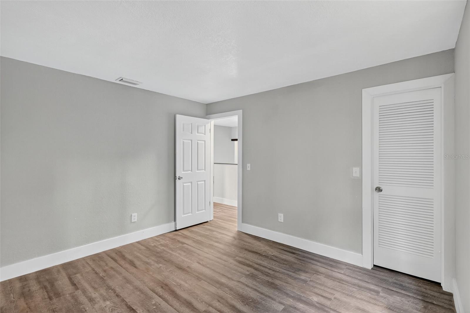 Image 32 of 36 For 16133 Ravendale Drive