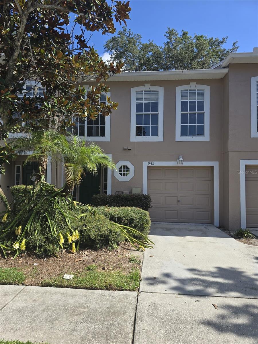 Details for 9958 Ashburn Lake Drive, TAMPA, FL 33610