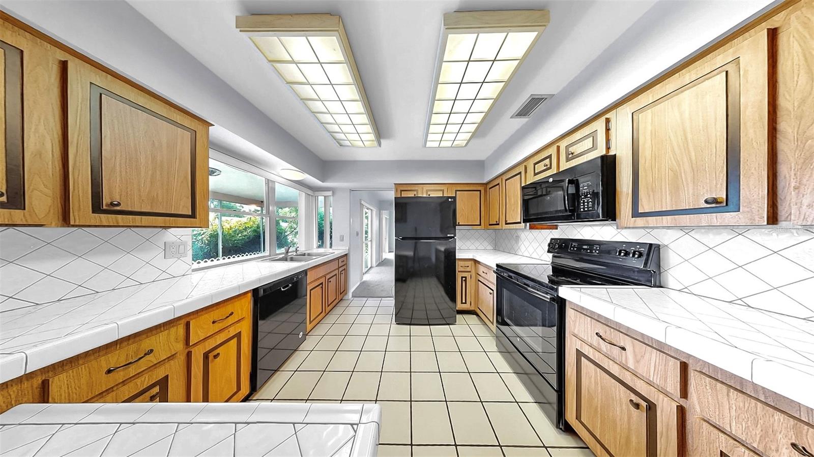 Image 12 of 44 For 8671 11th Street N