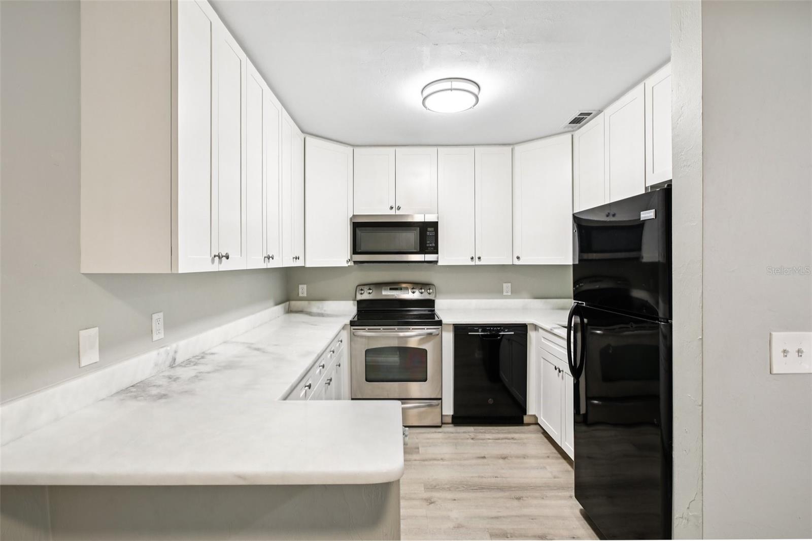 Image 11 of 27 For 5203 Oak Charter Court 5203