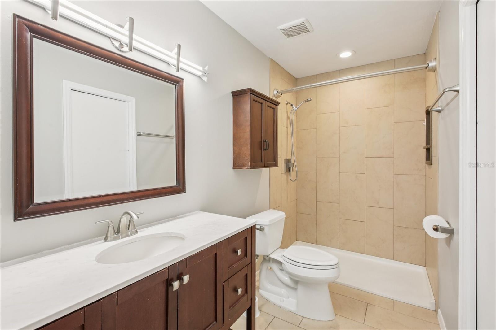 Image 18 of 27 For 5203 Oak Charter Court 5203