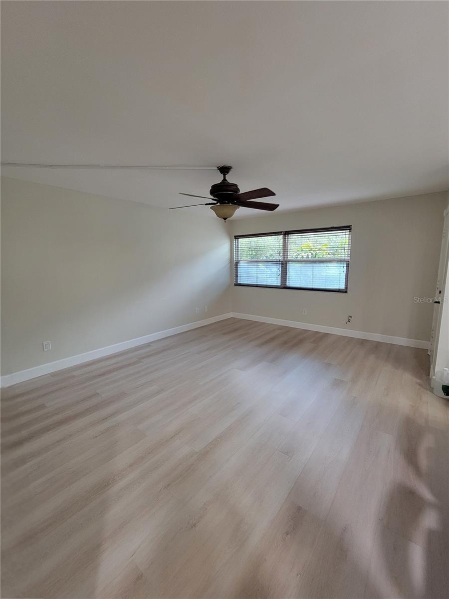 Image 2 of 21 For 4810 Dauphin Avenue 13c