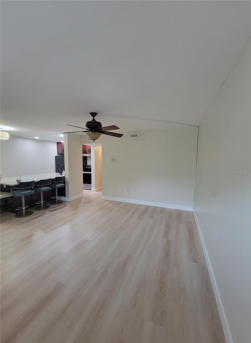 Image 3 of 21 For 4810 Dauphin Avenue 13c