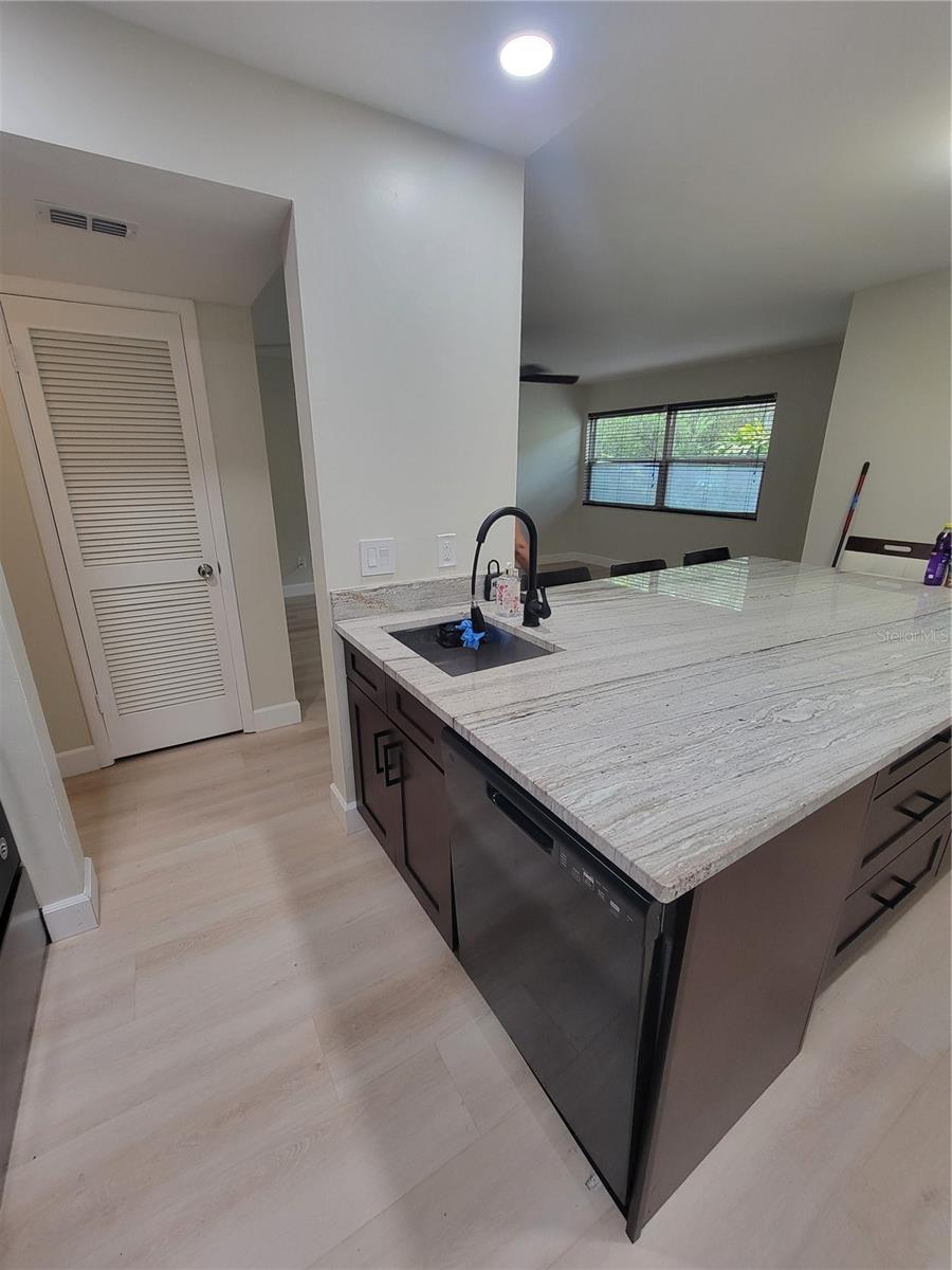 Image 4 of 21 For 4810 Dauphin Avenue 13c