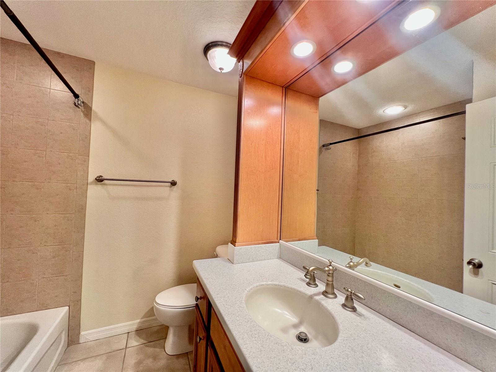 Image 16 of 58 For 702 Lyndhurst Street 822