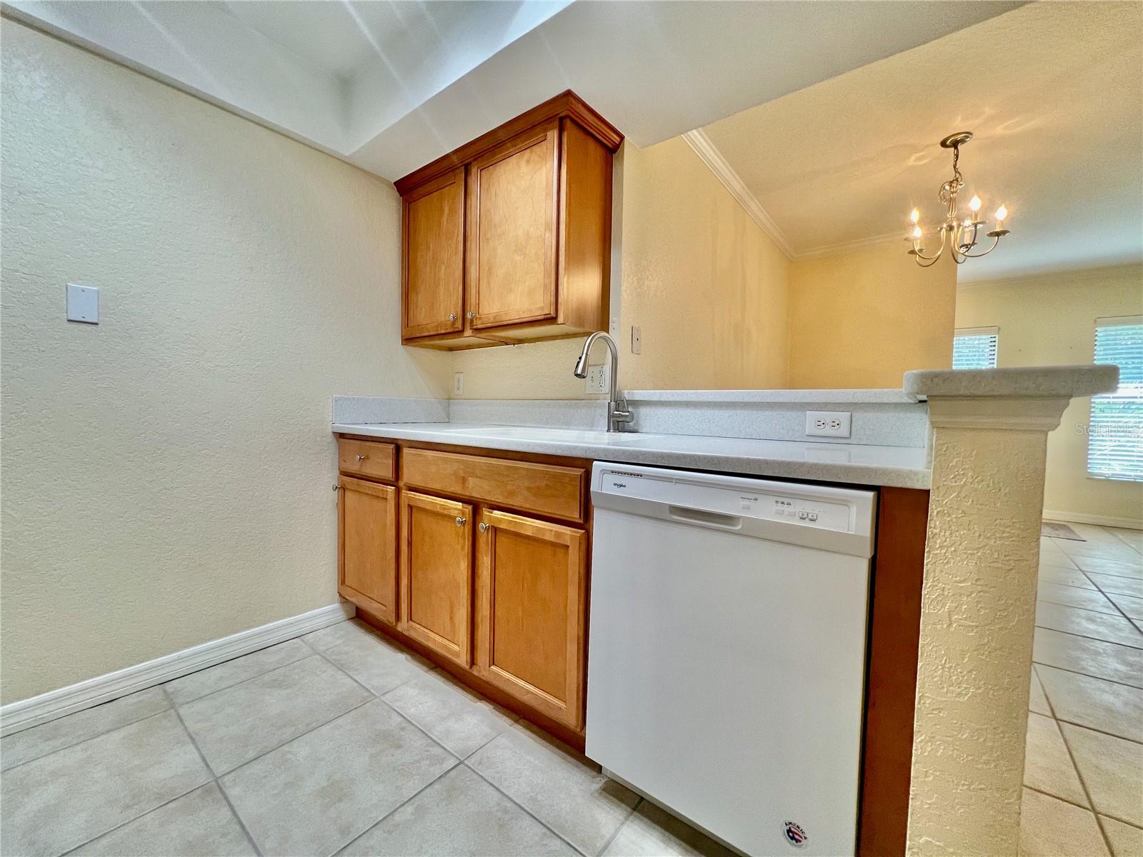 Image 22 of 58 For 702 Lyndhurst Street 822