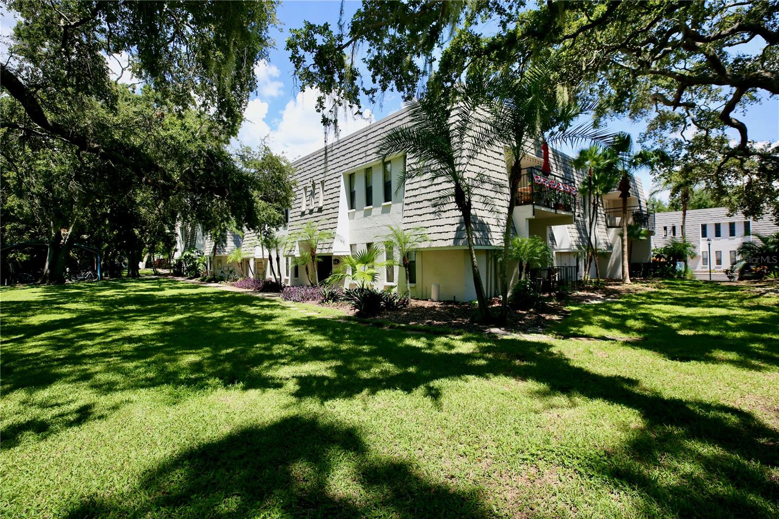 Image 4 of 58 For 702 Lyndhurst Street 822
