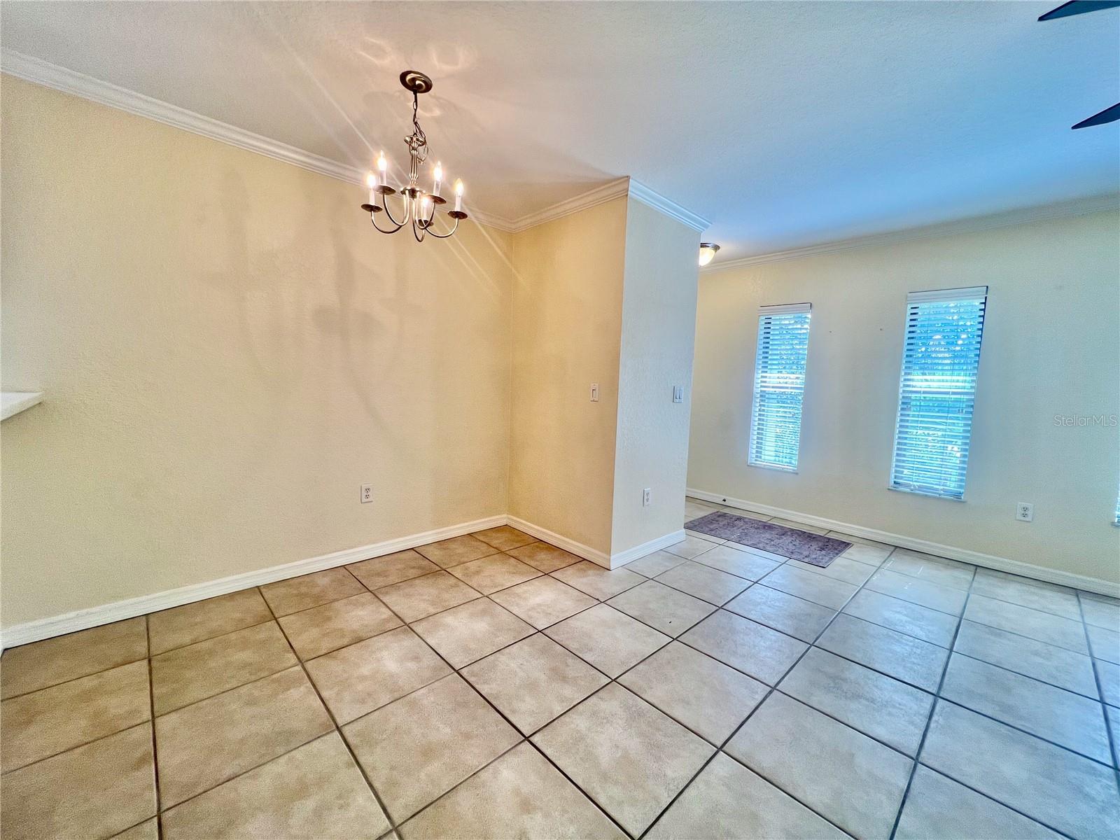 Image 7 of 58 For 702 Lyndhurst Street 822