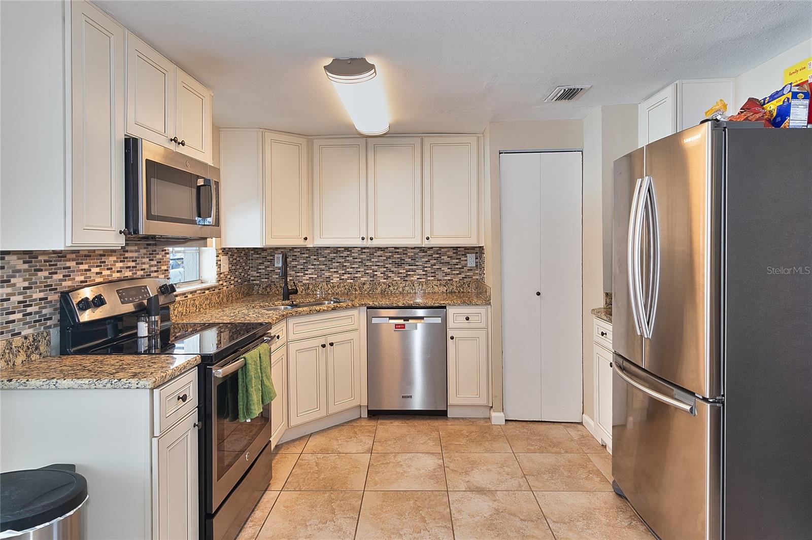 Image 21 of 49 For 2848 Homewood Street