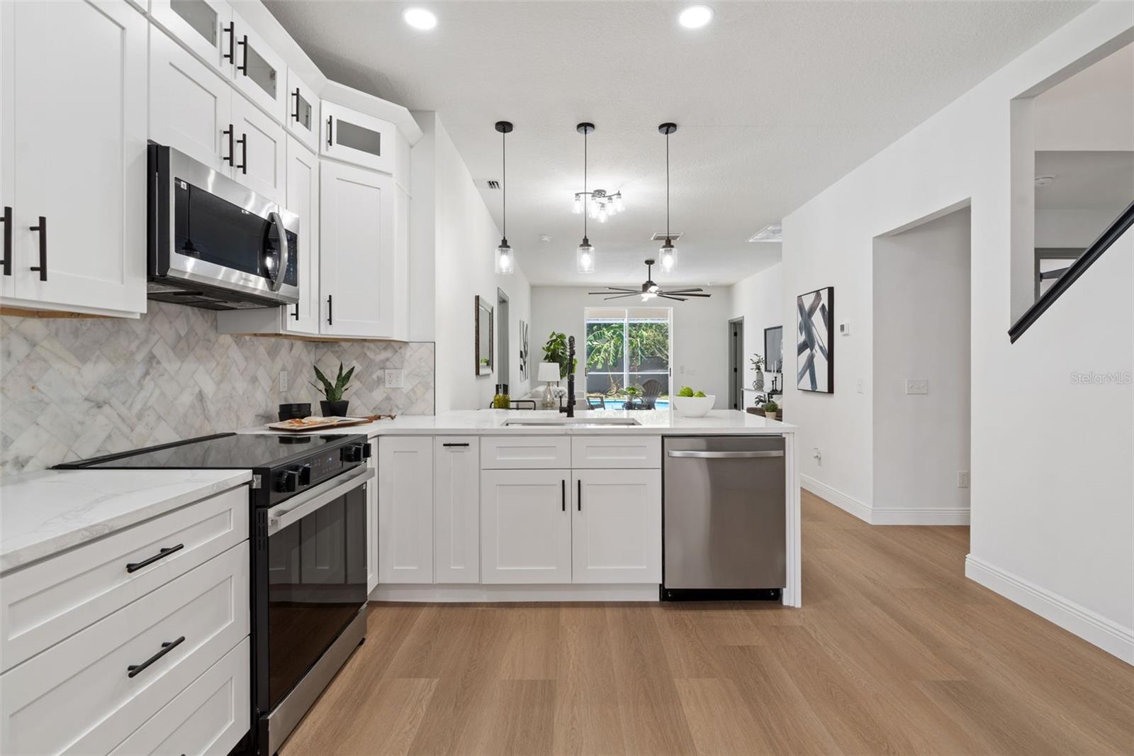 Listing photo id 8 for 1800 Loch Haven Court