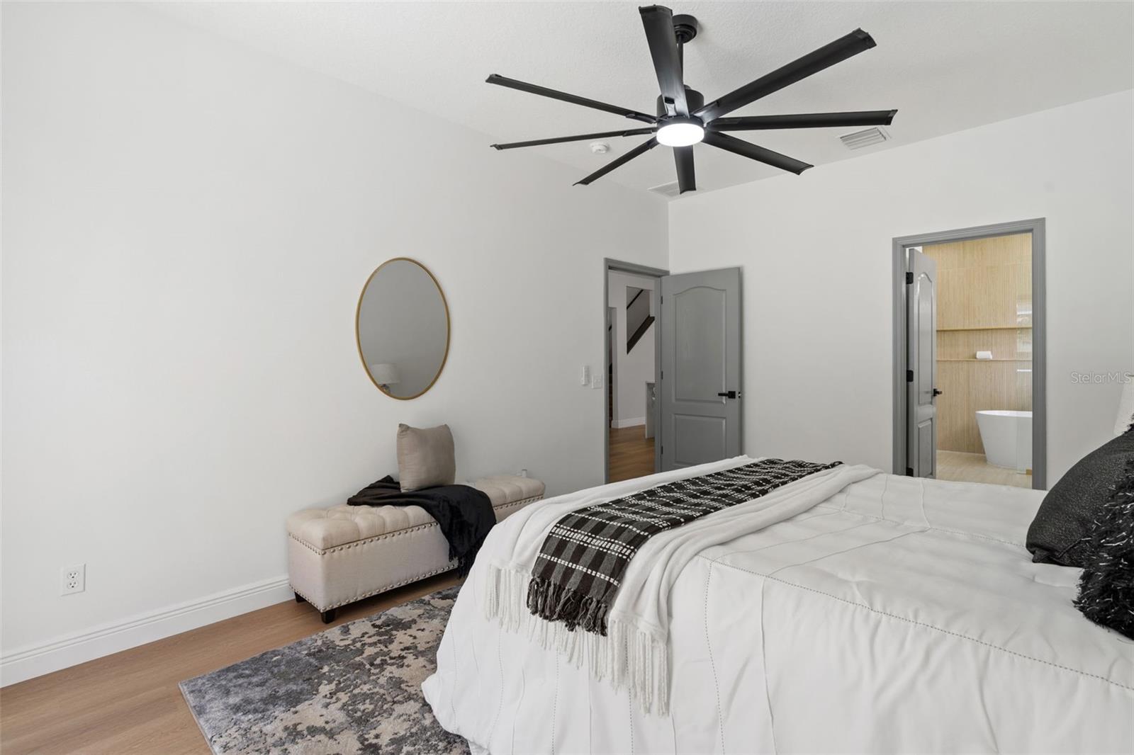 Listing photo id 12 for 1800 Loch Haven Court