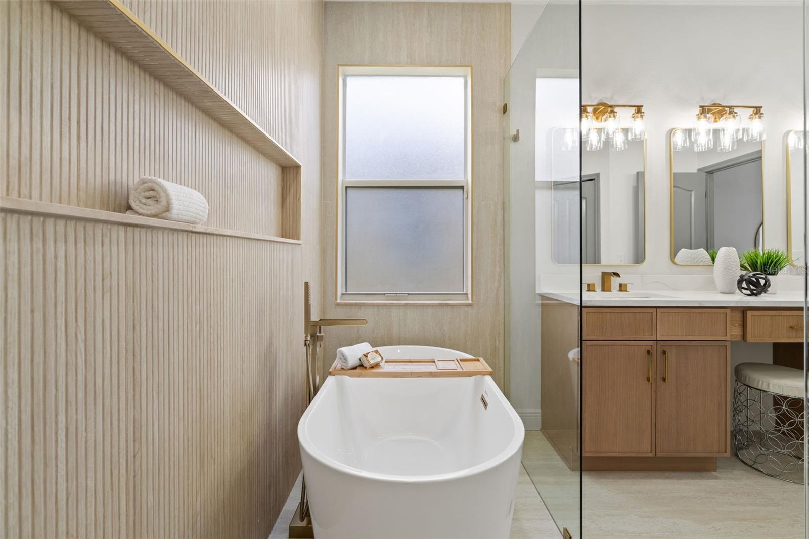 Listing photo id 15 for 1800 Loch Haven Court