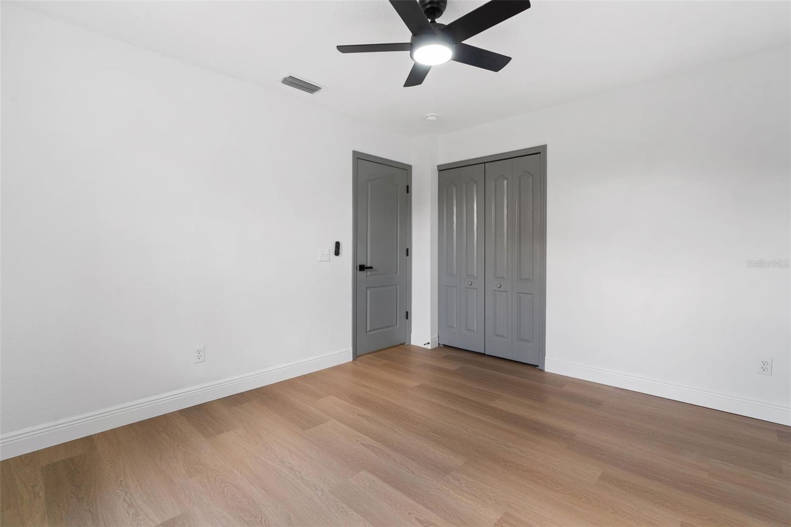Listing photo id 22 for 1800 Loch Haven Court