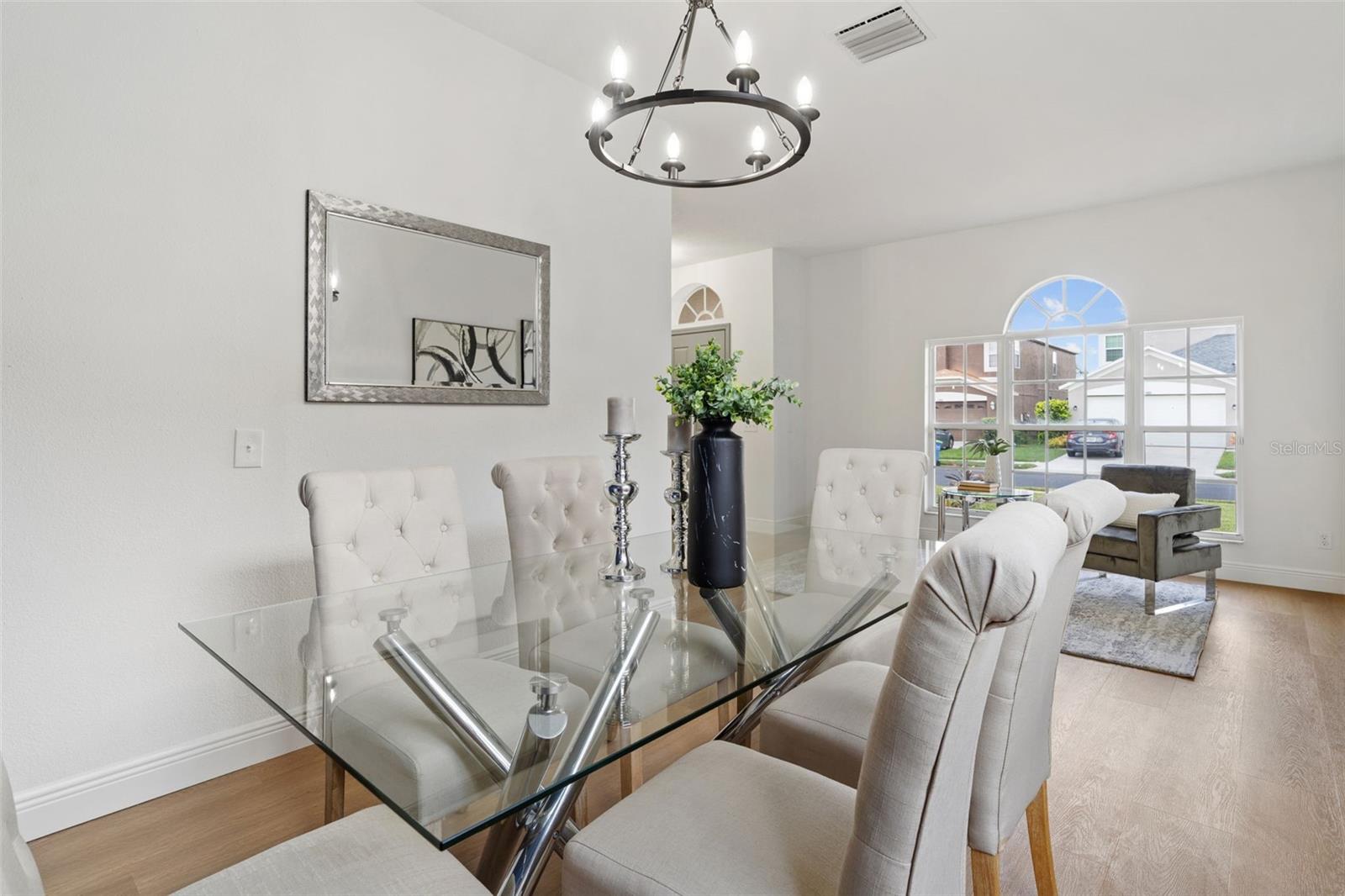 Listing photo id 6 for 1800 Loch Haven Court