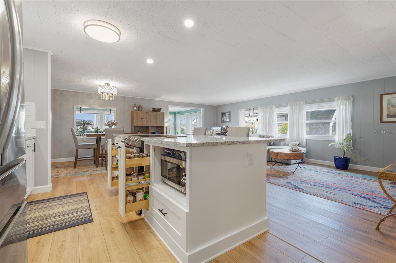 Image 8 of 53 For 1100 Belcher Road S 632