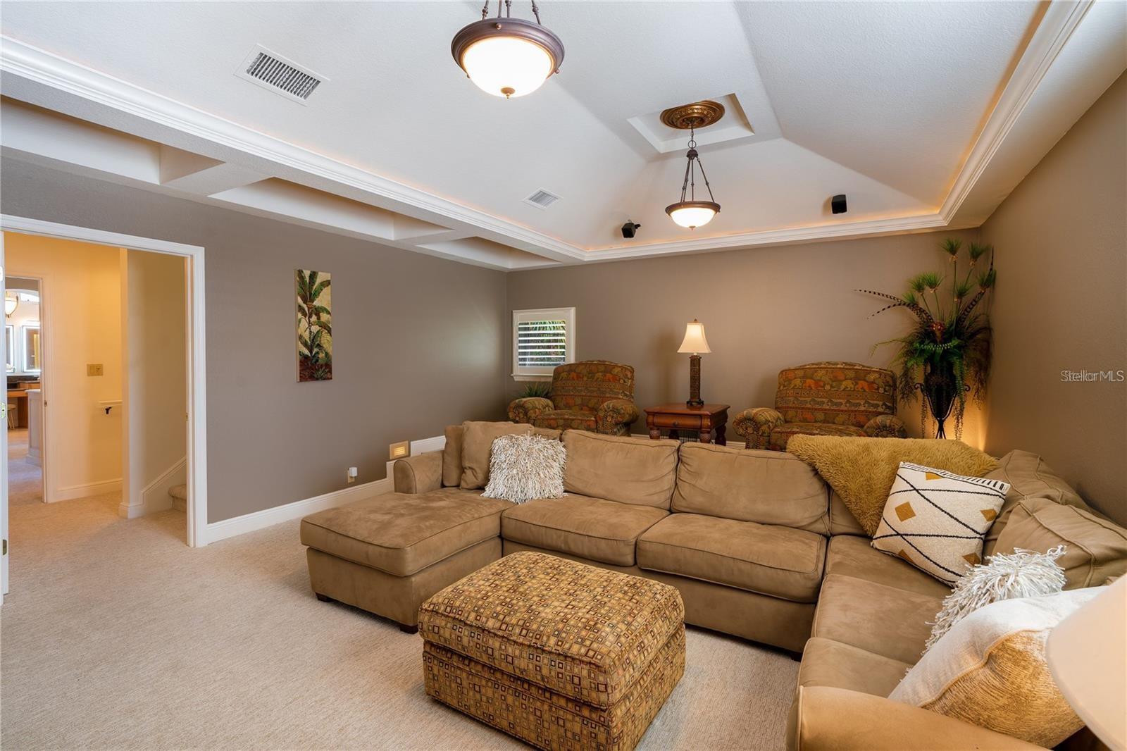 Image 32 of 82 For 831 Mandalay Avenue