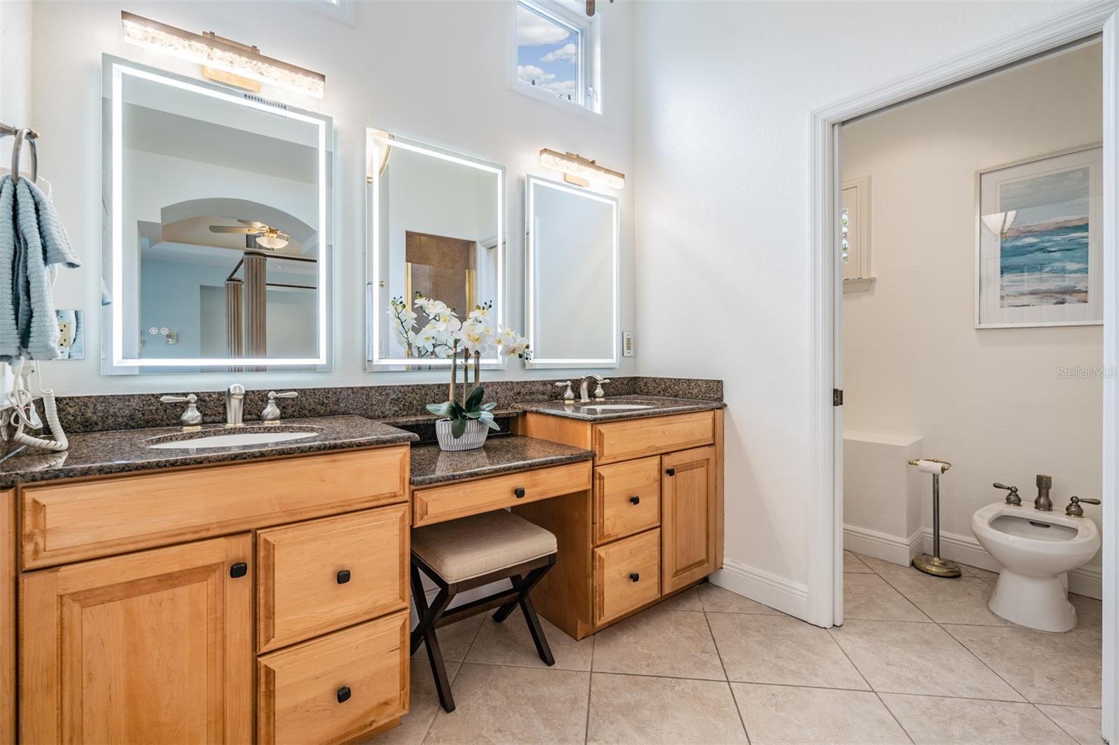 Image 38 of 82 For 831 Mandalay Avenue