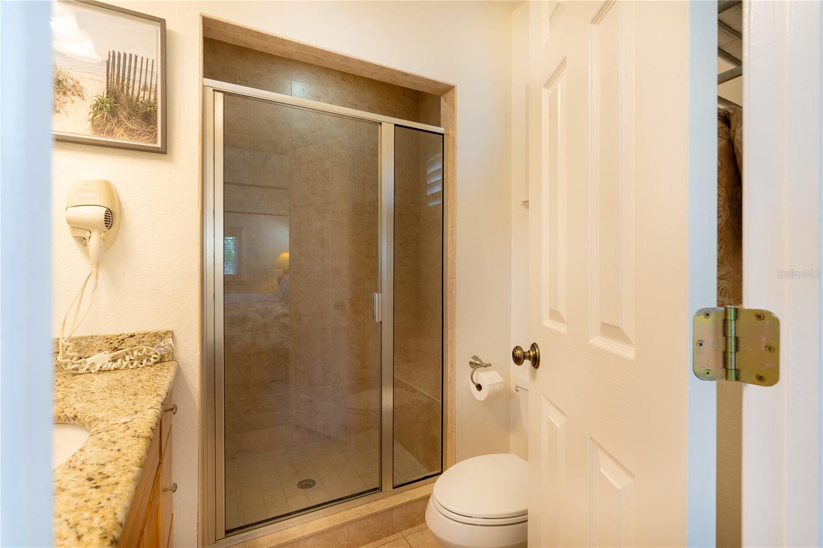 Image 49 of 82 For 831 Mandalay Avenue