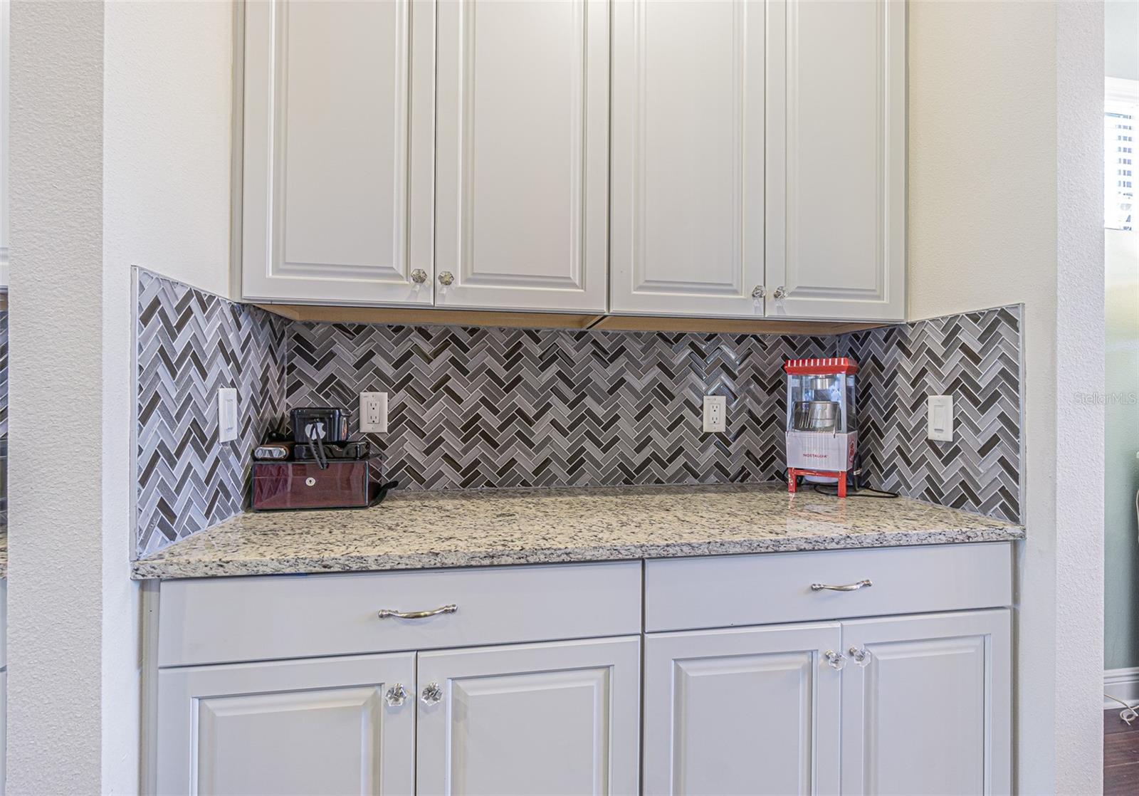Listing photo id 12 for 19501 Whispering Brook Drive