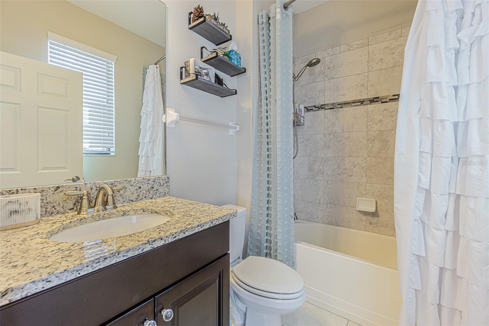 Listing photo id 16 for 19501 Whispering Brook Drive