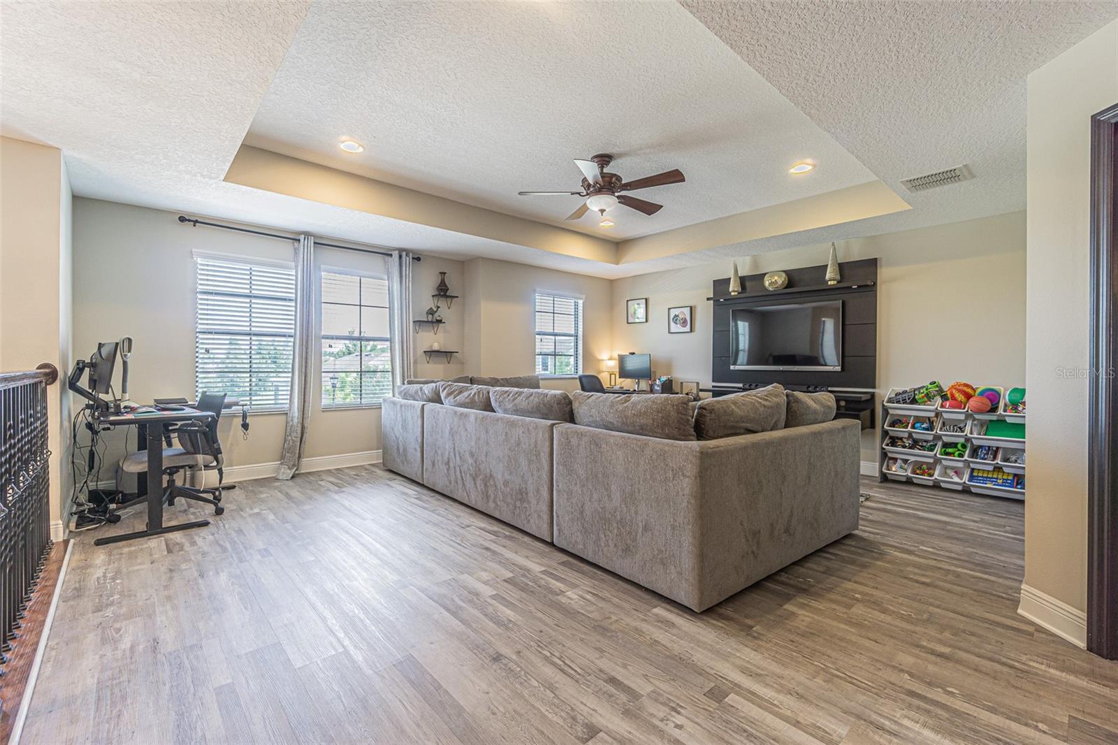Listing photo id 25 for 19501 Whispering Brook Drive