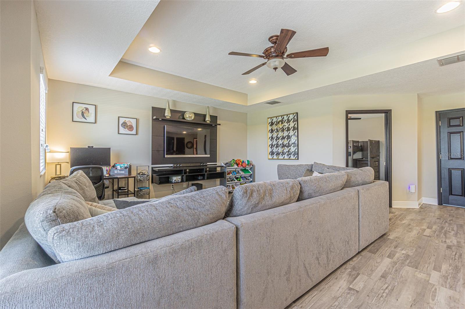Listing photo id 26 for 19501 Whispering Brook Drive