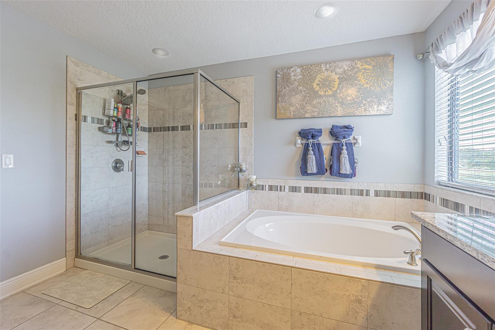 Listing photo id 30 for 19501 Whispering Brook Drive