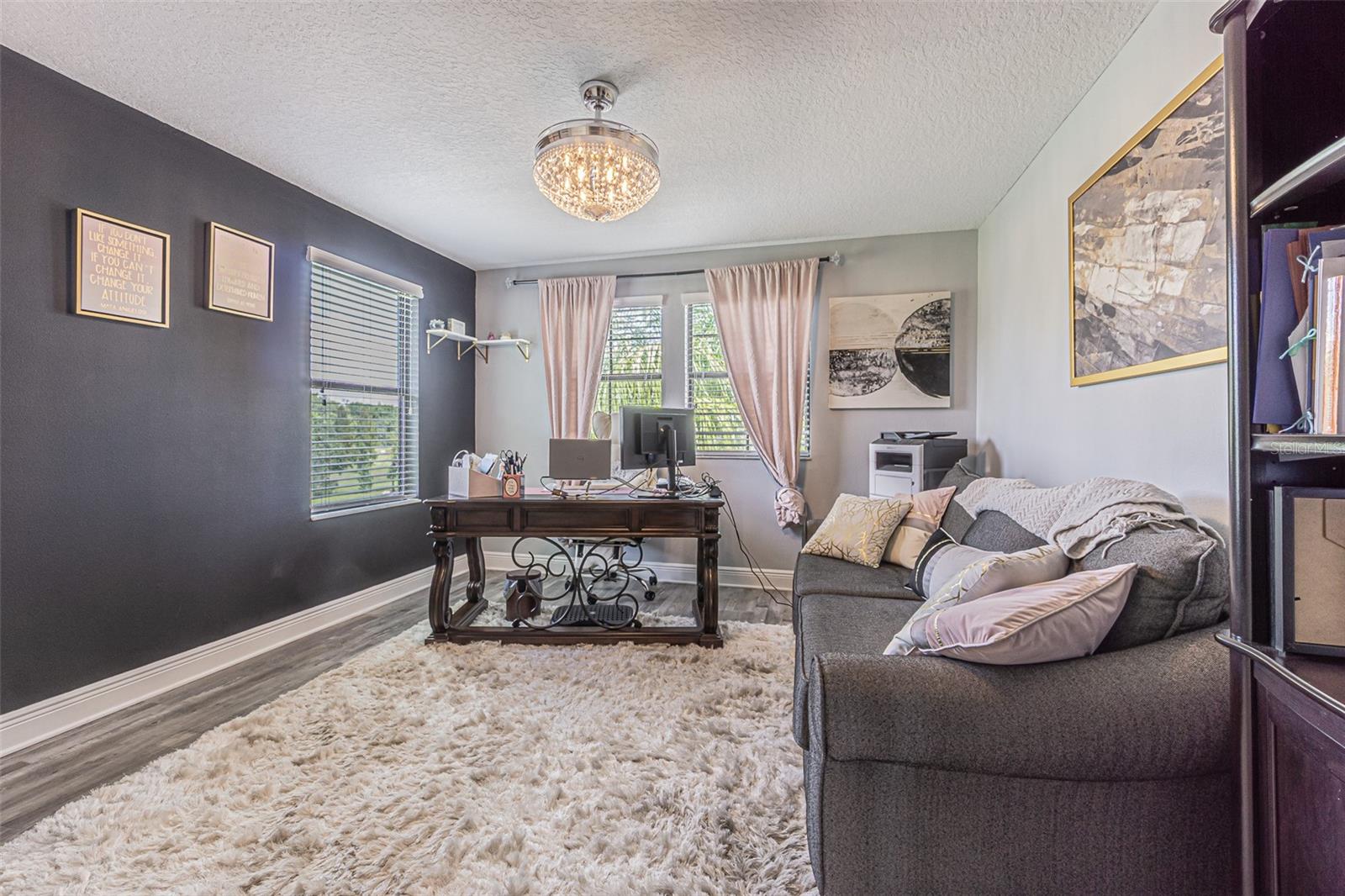 Listing photo id 33 for 19501 Whispering Brook Drive
