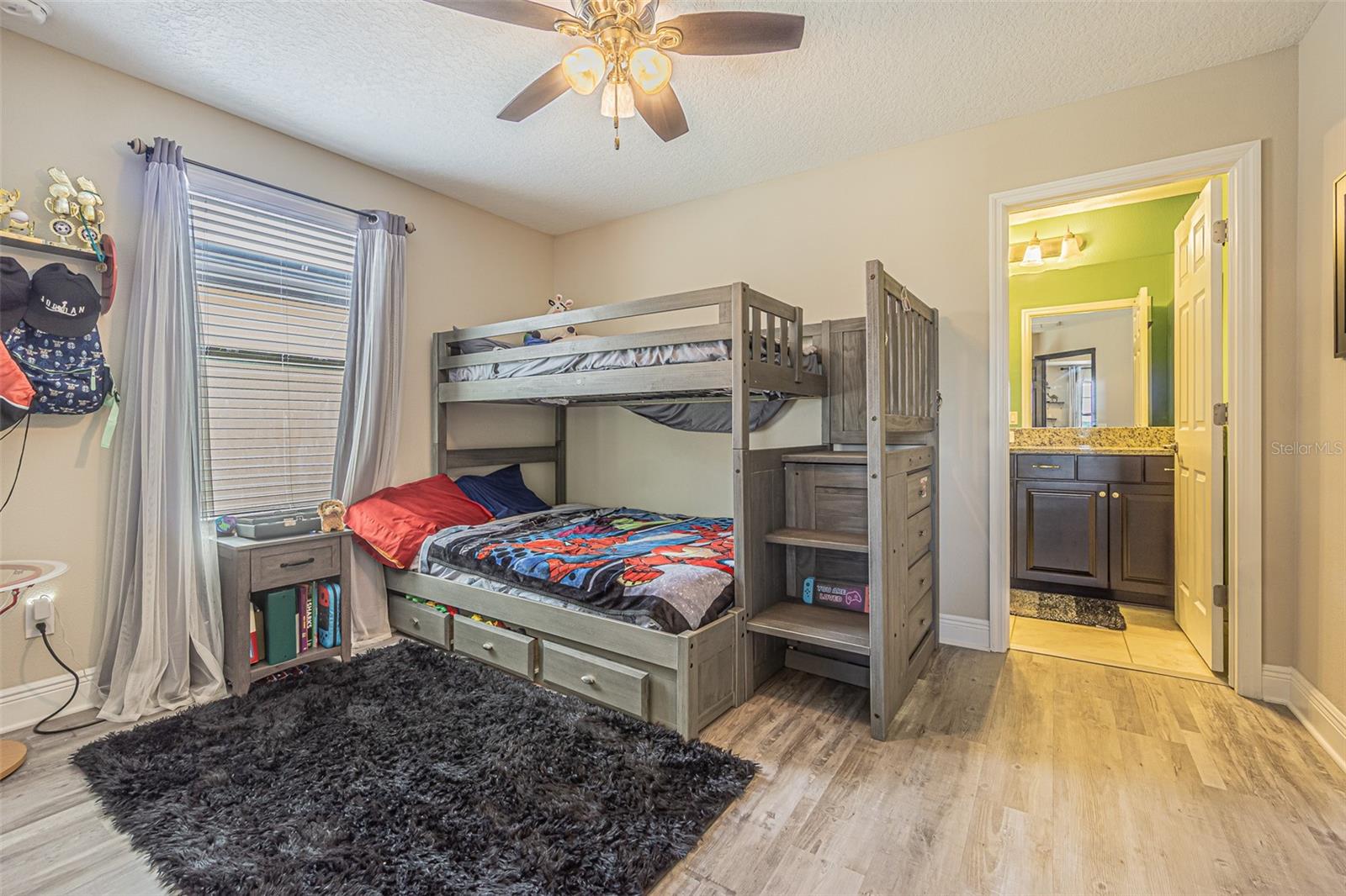 Listing photo id 36 for 19501 Whispering Brook Drive
